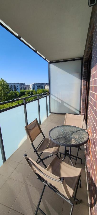 Wellsituated 1 Bedroom Condo In Warsaw Freeparking Extérieur photo